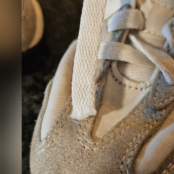 New Balance 327 Shoes Boys Size 11 White Suede Mesh Blue PS327FE Retro Running - Picture 5 of 15